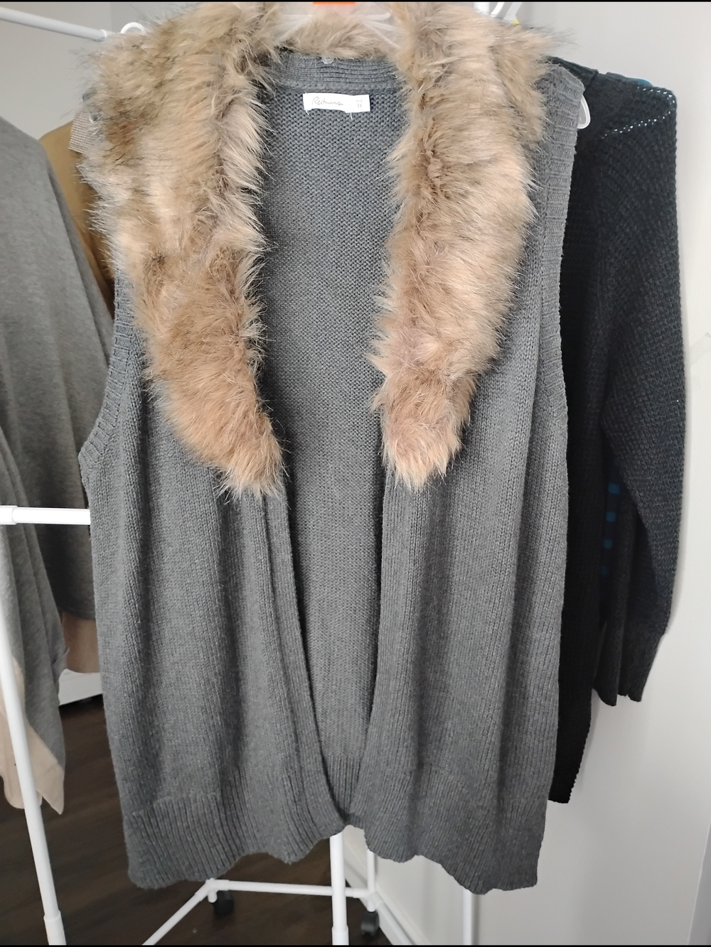 Reitman Gray Sleeveless Knit Shawl Collar Cardigan VNeck Vest with Faux Fur Trim